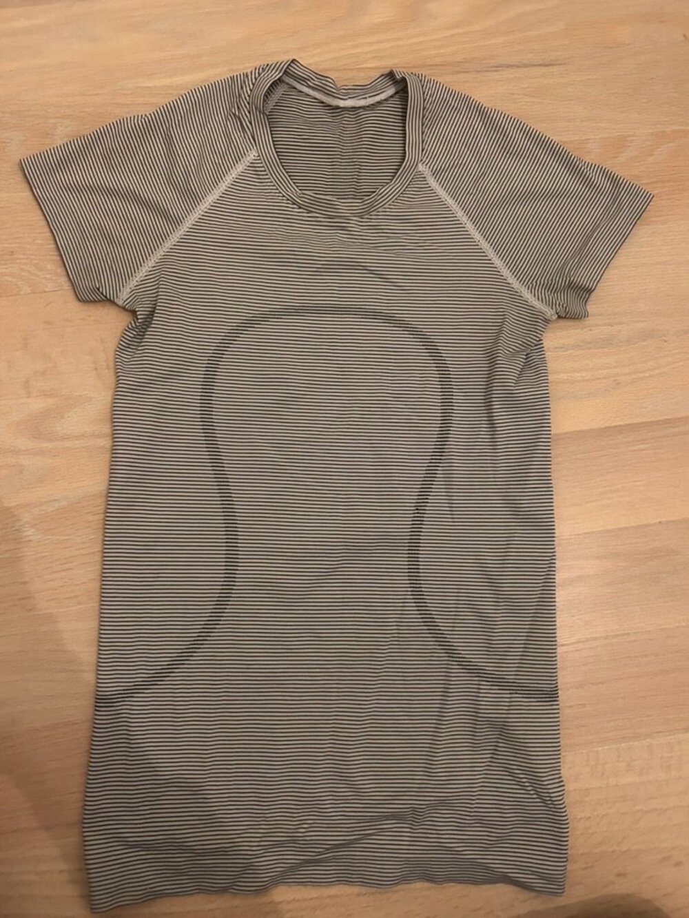 Lululemon Swiftly Tech Short-Sleeve Shirt, size 4, stripped black and white
